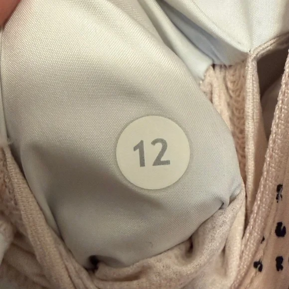 Lululemon Light Pink Hooded Women's Jacket with hidden hood. - Picture 5 of 5